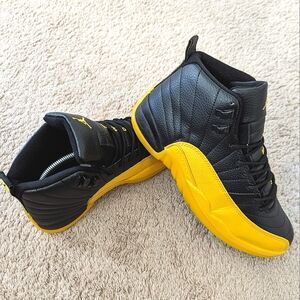 Air Jordan 12 University Gold